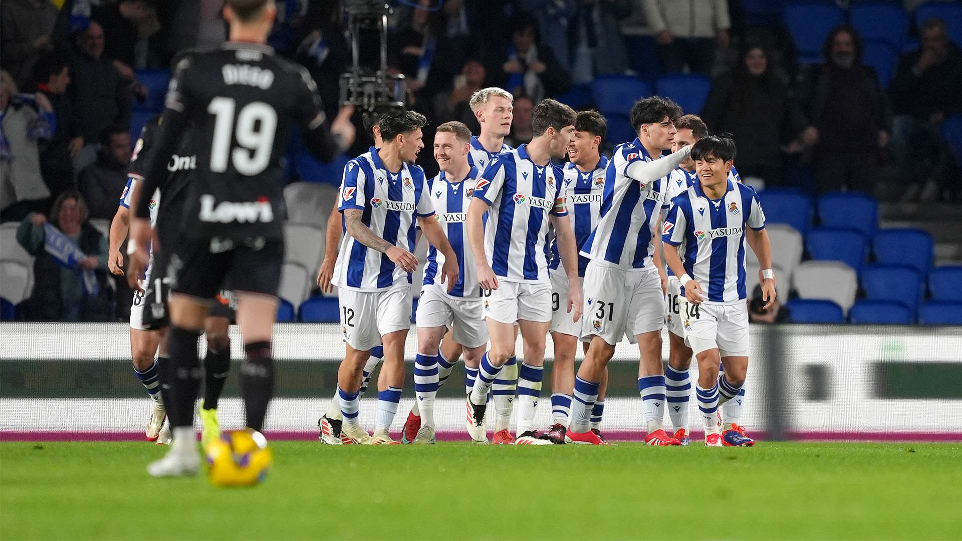 球在国内逐 球在国内逐